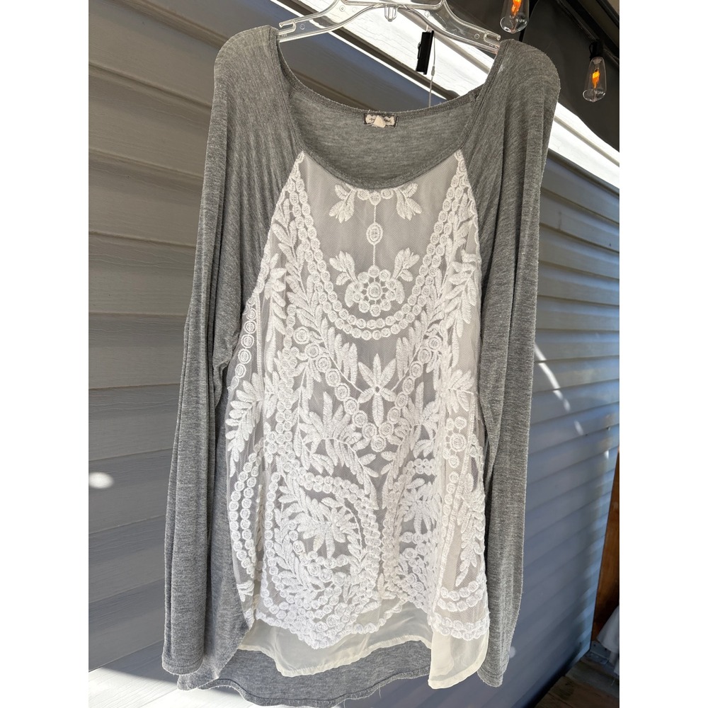 Eyeshadow Women XL Gray Long Sleeve Lace Front Boho Layered Top